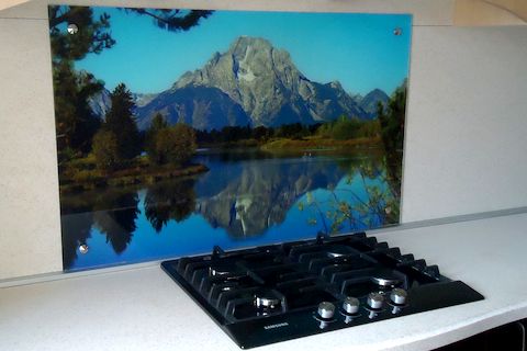 Закаленное стекло и изделия из него 